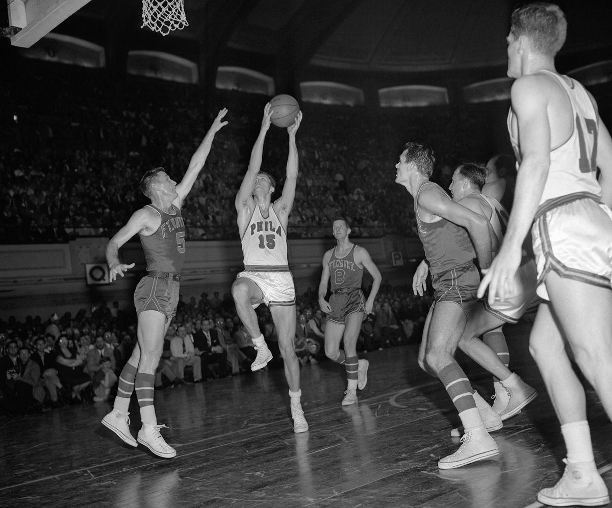 威廉姆斯翻盘阿斯顿马丁,拉塞尔带队取胜 威廉姆斯翻盘阿斯顿马丁,拉塞尔带队取胜