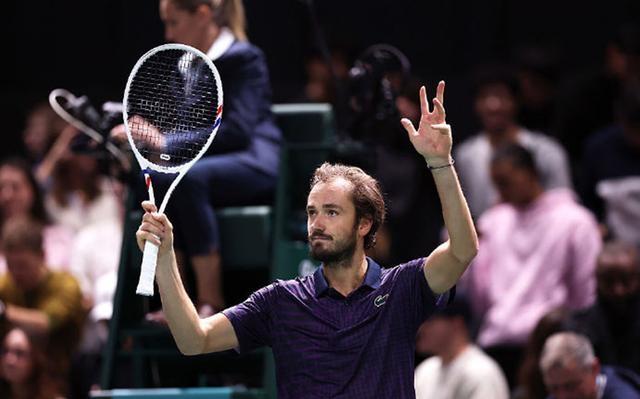 雷速足球直播-巴黎逆袭成功，尽显实力晋级淘汰赛