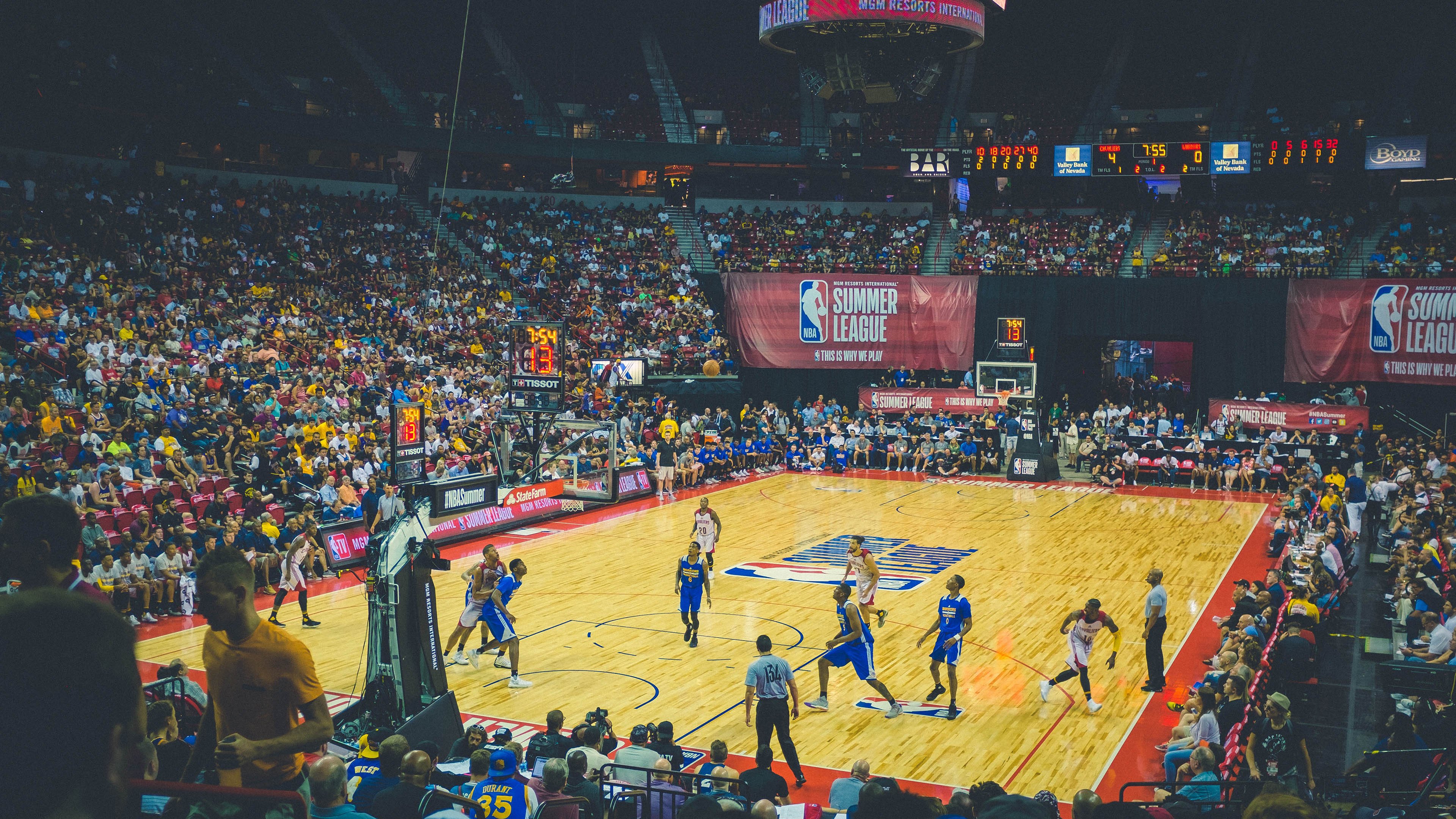 双城记，当锡安在德甲接管比赛，活塞在NBA淘汰骑士